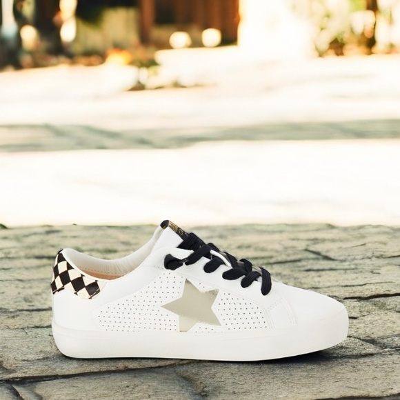 Vintage Havana White Star Sneakers - Picture 5 of 13